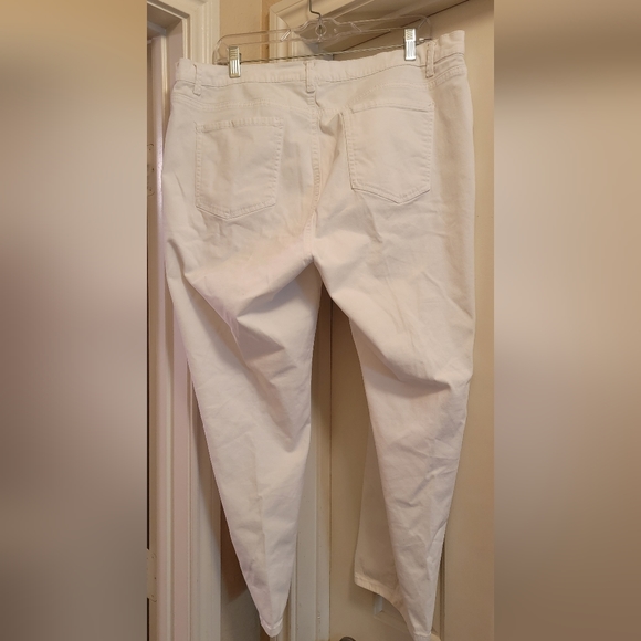 DRESSBARN W62 WHITE MODERN FIT BOYFRIEND CROP JEANS - Picture 3 of 5